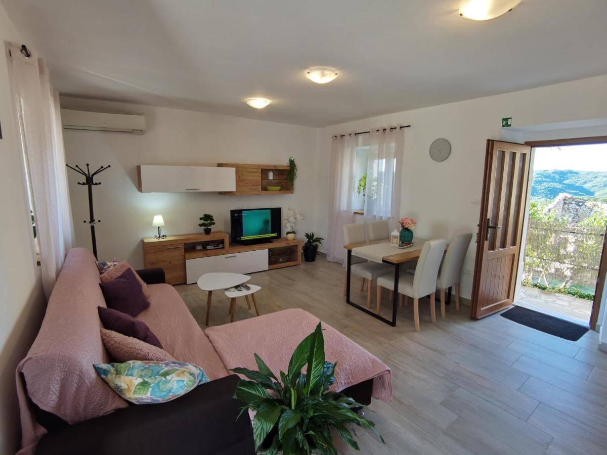 Jasmina Apartment Hum المظهر الخارجي الصورة
