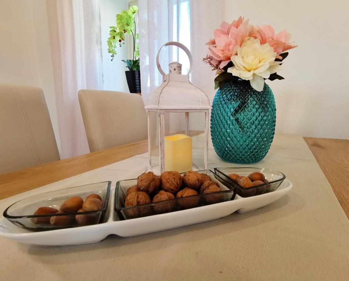 Jasmina Apartment Hum المظهر الخارجي الصورة